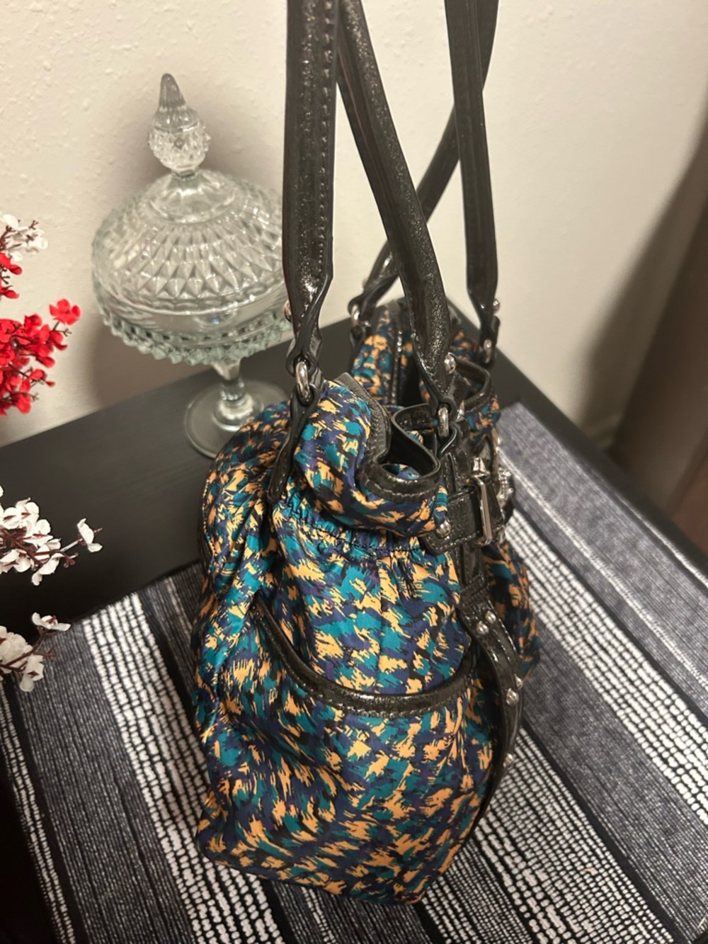 Kathy Van Zeeland Y2K Ruffle Top Teal, Gold & Black Patterned Shoulder Bag - Picture 5 of 15